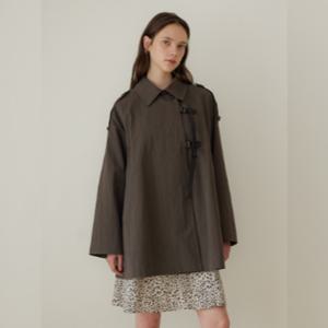 [올리브데올리브]가죽 장식 하프 트렌치 코트(OW5AR809-GB)