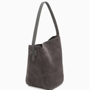 [헤지스ACC] 시그니처 H 그레이 스웨이드 숄더백 HIBA6E347G2