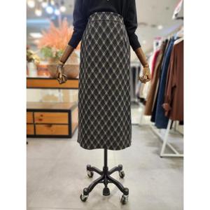 스테파니 세이브존01 H라인 체크 스커트 A25SK5404