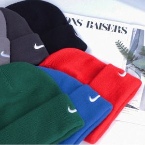 나이키 팀 커프드 스우시 로고 비니 CW6117