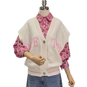 [포커스]레터링 니트 가오리 베스트 (FS5A7VT0005)