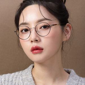 [룩플러스]어나더루트 퓨어 티타늄 안경테 IP도금 HUGO C2