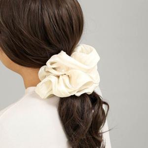 엔젤슈슈 샤이닝 셔링 곱창밴드 아이보리 스크런치