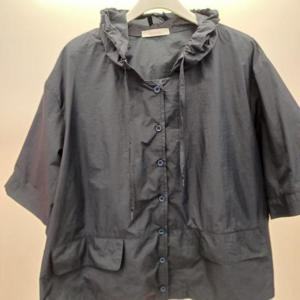 Latium HC06 구김 없는 얇은 5부반팔 여름 스타일 후드 점퍼 T2523jp12N