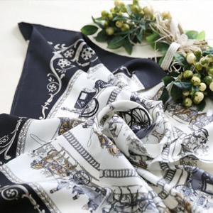 아트박스/더로라 86정사각 실크스카프- 블랙마차 S7041