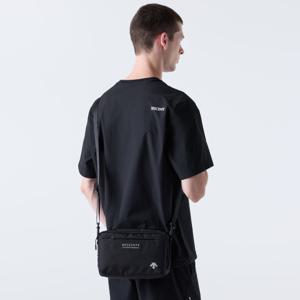 [데상트공식] 트래블 파우치 SQ323UBG76