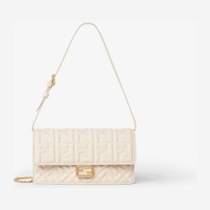 펜디 바게트 체인 장지갑 8M0498AAJD F0VWM F0VWM