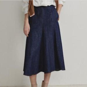 더아이잗 세이브존04 자수 밴딩 플레어 데님 스커트 IR9M0SK741