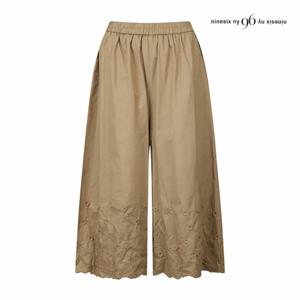 [나인식스뉴욕] 플라워 자수 디테일 와이드 밴츠 (NP9PT003M0)