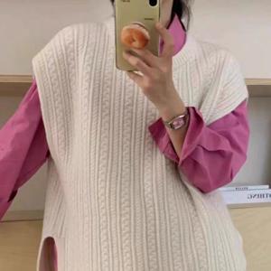 샵앤) 여성 라운드넥 오버핏 꽈배기 레이어드 니트 조끼 21DS-WVS-4897-아이보리