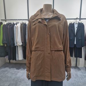 [더아이잗]글로시 비스코스 하이넥 스트링 점퍼 IR9A0JP011