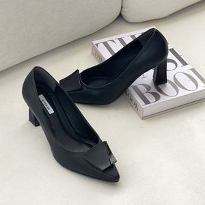 [엘칸토] 정상가159,000원 여성 원포인트 펌프스 7.5cm LCWD20I326