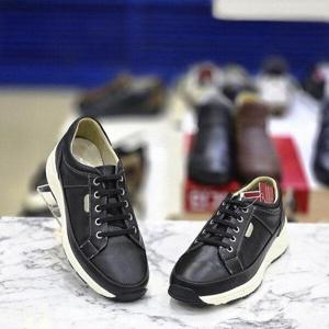 [허시파피]여성 4cm 블랙 경량 밴딩형 컴포트 캐주얼 운동화 스니커즈 3FQ484