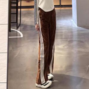 아디다스 우먼스 스토리 벨벳 바나나 와이드 팬츠 브라운 KC0180