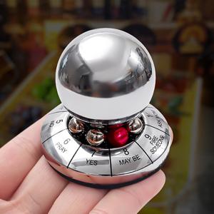 마법의 고민 해결 구슬 인생 해답 쓸데없는 웃긴 선물 쓸모없는