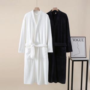 커플 공용 블랙 앤 화이트 극세사 수면 잠옷 가운 2color