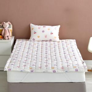 마미허그 소프트워싱 래빗데이지 4면 고정밴드가 있는 SS 패드 110x200