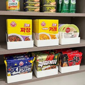 1+1 꺼내면 채워지는 자동 라면 디스펜서 무조립 팬트리 수납 정리대