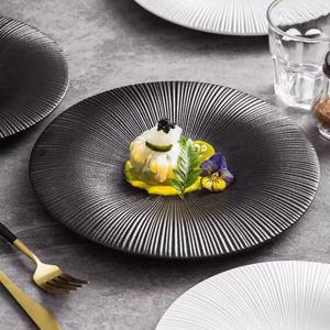 매트블랙 스테이크 파스타 블랙홀 플레이팅 접시