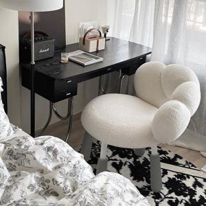 [해외] 꽈배기모양 양털 화장대의자 인테리어의자