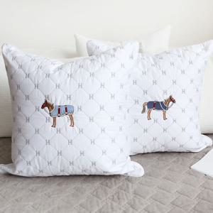 로얄 H 홀스 리얼 자수 호텔 쿠션커버 (2컬러)