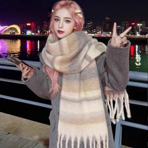 TEMU 여성을 위한 세련된 줄무늬 프린트 스카프 - 따뜻하고 세련된 폴리에스터 혼방, 빈티지 스타일 디자인, 가을과 겨울에 이상적인 캐주얼웨어
