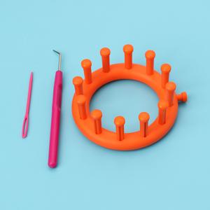 TEMU 원형 뜨개질 기계 - 스웨터, 모자, 아미구루미용 DIY 뜨개질 도구 슬롯 포함 - 초보자 친화적 실뜨기 장비, 집에서 사용하기 좋은 내구성 있는 뜨개질 액세서리 및 공예 용품, 생동감 넘치는 플라스틱 제작 도구