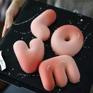 TEMU 어머니의 날 선물, 4개 세트 사랑의 글자 실리콘 케이크 몰드, 데이 베이킹 도구, 창의적인 하트 모양 초콜릿 무스 몰드, 식품 등급 내열성 및 쉬운 탈형, 생일 및 크리스마스 파티 장식용 재사용 가능, 케이크 몰드, 케이크 베이킹 액세서리, 베이킹 도구 및 장비