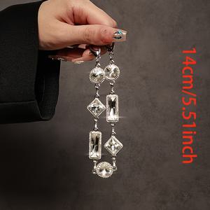 TEMU 여성 패션 액세서리, 폰 차밍, 보석감을 자극하는 디자인, 반짝이는 장식으로 장식된, 안전한 손잡이 및 미끄럼 방지 디자인, 내구성 있는 보호 커버가 있는, 투명 클립이 있는, 부드러운 금속 체인 팔찌 스타일의, 라인스톤이 장식된, 고급스러운 라인스톤 금속 체인 팔찌 폰 케이스