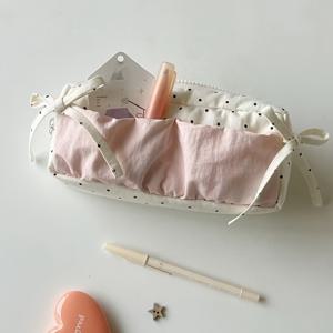 TEMU 귀여운 도트 무늬 & 딸기 밀크 연필 케이스 하트 리본 디자인 - 핑크 악센트가 있는 화이트, 학교 및 사무용품에 완벽한 지퍼 수납공간, 귀여운 필통, 생동감 넘치는 디자인, 안전한 지퍼 클로저|필통