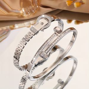 TEMU 2pcs Light Luxury Multi-Color 스테인레스 스틸 팔찌 세트, 독특한 말굽 이중 헤드 해머 디자인, 남성과 여성에게 적합, 패션과 쾌적, 파티, 보석 액세서리 및 선물에 적합