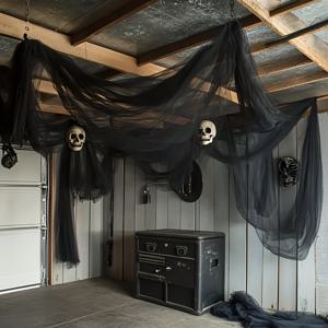 TEMU 1개 할로윈 블랙 튤, 시폰 소재 제작, 호러 스타일 디자인, 다양한 장면 장식에 적합, 자유롭게 자를 수 있음. 이 투명 튤 원단은 할로윈 장식, 집 문, 마당 울타리, 계단 난간 및 무대 배치 등에 완벽하며, 할로윈 테마 파티 및 기타 행사용으로도 좋습니다