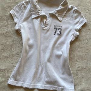 TEMU 여성용 Y2K 스타일 V넥 크롭 폴로 셔츠 - 반팔, 슬림핏, 나비 블루, 