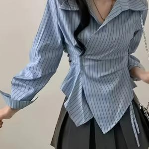 TEMU 여성용 우아한 긴팔 V넥 블라우스, 비대칭 버튼 디테일 및 허리 끈 - 슬림핏, 퍼프 소매, 연청색 & 흰색 수직 줄무늬, 캐주얼 또는 드레시 의상에 완벽함, 다재다능한 | 비대칭 밑단 | 스타일리시한 버튼 디테일, 여성용 블라우스/우아함, 여성용 상의|블라우스|여성블라우스