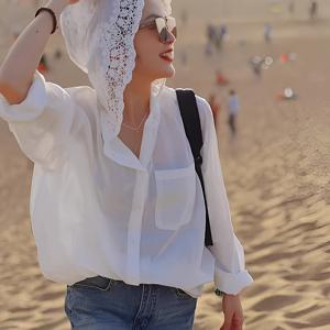 TEMU 여성용 우아한 화이트 레이스 후드 긴팔 블라우스 - 반투명 자외선 차단 탑, 러플 넥라인 & 숏 슬리브, 가볍고 통기성 좋은 셔츠, 비치웨어, 캐주얼 & 포멀 룩, 세탁기 사용 가능 (봄/여름/가을) - 다재다능한 데일리 & 특별한 날 착용, 편안한 핏과 섬세한 레이스 디테일, 솔리드 컬러 디자인, 스트럭처드 핏으로 시크한 룩 완성