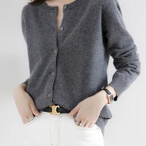 TEMU 여성용 우아한 베이지 가디건 스웨터 코트 - 부드러운 라운드넥, 긴팔, 단추식 클로저, 경량의 봄/가을 외투, 캐주얼 & 포멀룩에 어울리는 베이지 , 다재다능한 일상에서 세미-포멀까지, 매끄러운 질감의 스웨터 자켓, 손세탁·드라이클리닝 가능, 솔리드 컬러 디자인, 시크하고 정교한 여성 패션 코트, 귀여운 스웨터, 고품질 겨울 카디건, 여성용 가디건