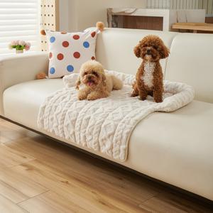 TEMU 1pc 고급 플러시 애완 동물 침대, 개와 고양이에게 적합 - 미끄럼 방지, 긁힘 방지 소파 쿠션, 소형에서 중형 품종에 적합, 플러시 개 침대 매트, 소파 보호자, 개와 고양이에게 완벽, 실내 사용