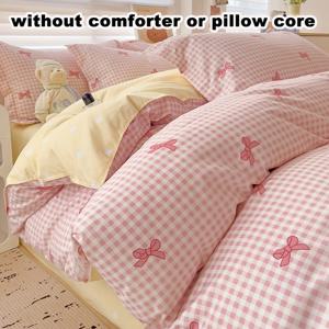 TEMU 4피스 심플 스타일 핑크 체크무늬 + 핑크 리본 패턴 밀크 옐로우 침대 시트 화학 섬유 원단 세탁 처리 작은 꽃무늬 침구 4피스 세트 (이불 커버 1개 + 침대 시트 1개 + 베개 커버 2개 조합) 부드럽고 세탁기 사용 가능 사계절 사용 가능 이불 코어 및 베개 코어는 포함되지 않음