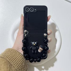 TEMU 삼성 갤럭시 Z 플립 3, 4, 5, 및 6과 호환되는 손목 스트랩이 있는 간단한 커피 베어 스티커 접이식 폰 케이스