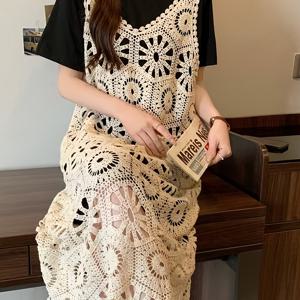 TEMU 여성용 크로셰 레이스 V넥 A라인 실루엣 맥시드레스 - 수제감의 기하학적 컷아웃 헴, 사계절형 캐주얼부터 포멀한 비치웨딩게스트룩까지, 통기성 있는 소재와 편안한 핏으로 세심한 크로셰 레이스 디테일, V넥과 플로우리한 A라인 실루엣이 돋보이는 시크한 룩