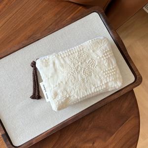 TEMU 여성을 위한 우아한 프랑스 레이스 화장품 가방 - 흰색 지퍼 메이크업 정리함, 헤드폰 및 립스틱 보관함, 휴대용 장식 가방, 두 가지 크기 제공, 그녀를 위한 완벽한 선물, 귀여운 메이크업 가방