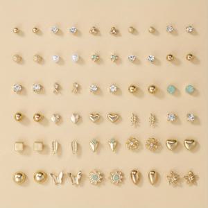 TEMU 60개 세트의 신선하고 세련된 귀걸이: 하트, 잎, 나비 디자인이 특징으로, 일상 착용과 축하 행사(크리스마스 포함)에 완벽합니다.