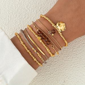 TEMU 7피스 세트 - 패셔너블하고 심플한 엘레강스 스타일 핸드메이드 비즈 팔찌. 하트 모양과 기하학적 패턴, 씨드 비즈로 제작. 여성용 비치 휴가, 데이트, 파티, 데일리 웨어에 적합