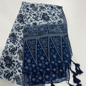 TEMU 여성용 우아한 파란색 꽃무늬 스카프 - 다용도 모든 계절의 따뜻함, 가벼운 폴리에스터, 봄, 여름 및 가을에 완벽, 캐주얼 또는 공식 행사에 스타일리시한 액세서리, 계절 패션 | 우아한 스카프 | 가벼운 스카프