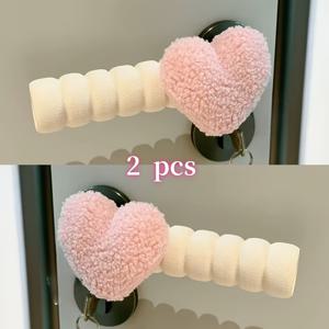 TEMU 하트 도어 노브 커버 - 미끄럼 방지 도어 핸들 보호대, 부드러운 핑크/레드/블랙/화이트/그레이/베이지, 스크래치 방지 및 쉬운 설치, 앞문/뒷문용, 실내/외부 사용 - 홈 데코를 위한 장식용 도어 핸들 슬리브, 현대적 & 전통적 문에 적합, 심미적 매력을 위한 하트 모양 디자인, 내구성 있고 기능성 액세서리로 문을 더욱 돋보이게 합니다