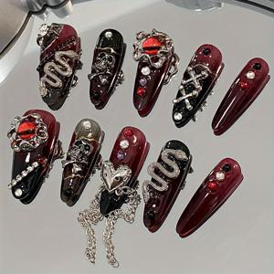 TEMU 10개 짜리 고딕 스타일 프레스온 네일 세트, 레드 아몬드 모양 중간 길이 체인 디자인, 기하학적 & 축제 요소, 광택 마감 네일 팁