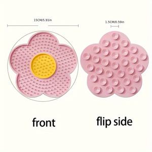 TEMU 타우 플라워 핥기 매트 - 고양이 & 강아지용, 미끄럼방지 흡착컵이 있는 슬로우 피더, 불안완화와 치아건강을 위한 꽃모양 디자인의 애완동물 사료대, 내구성과 쉬운 세척으로 그루밍&목욕시간에 적합, 색상 (핑크, 블루, 옐로우, 블랙, 레드), Petsafe 소재