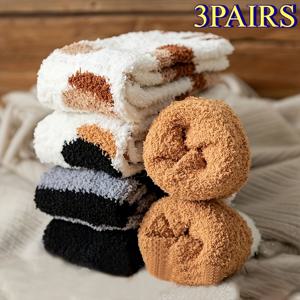 TEMU 3/6/10 세트 귀여운 고양이 발가락 인쇄 플러시 슬리퍼와 양말, 여성용 스트라이프와 편안한 바닥 양말을 특징으로하고, 편안함과 통기성을 위한 디자인으로, 니트 폴리에스터로 제작되어 가을과 겨울 시즌에 완벽합니다.