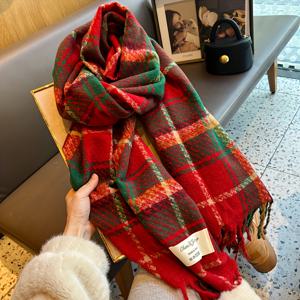TEMU 여성용 체크무늬 겨울 스카프 1개 - 레드 & 그린 타탄 스타일 체크무늬, 파이핑 장식, 부드럽고 따뜻하며 통기성 좋은 원단, 세탁기 사용 가능 - 여성용 크리스마스, 할로윈, 새해 선물 - 우아한 겨울철 액세서리, 크리스마스 스카프, 축제 액세서리