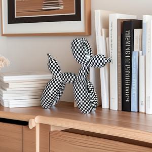 TEMU 1개 검정과 흰색 체크무늬 풍선 개 조각상 - 현대 레진 아트 피규어, 집이나 사무실, 책장 또는 테이블 장식용 - 거실, 커피 테이블 또는 책상 디스플레이를 위한 동물 조각